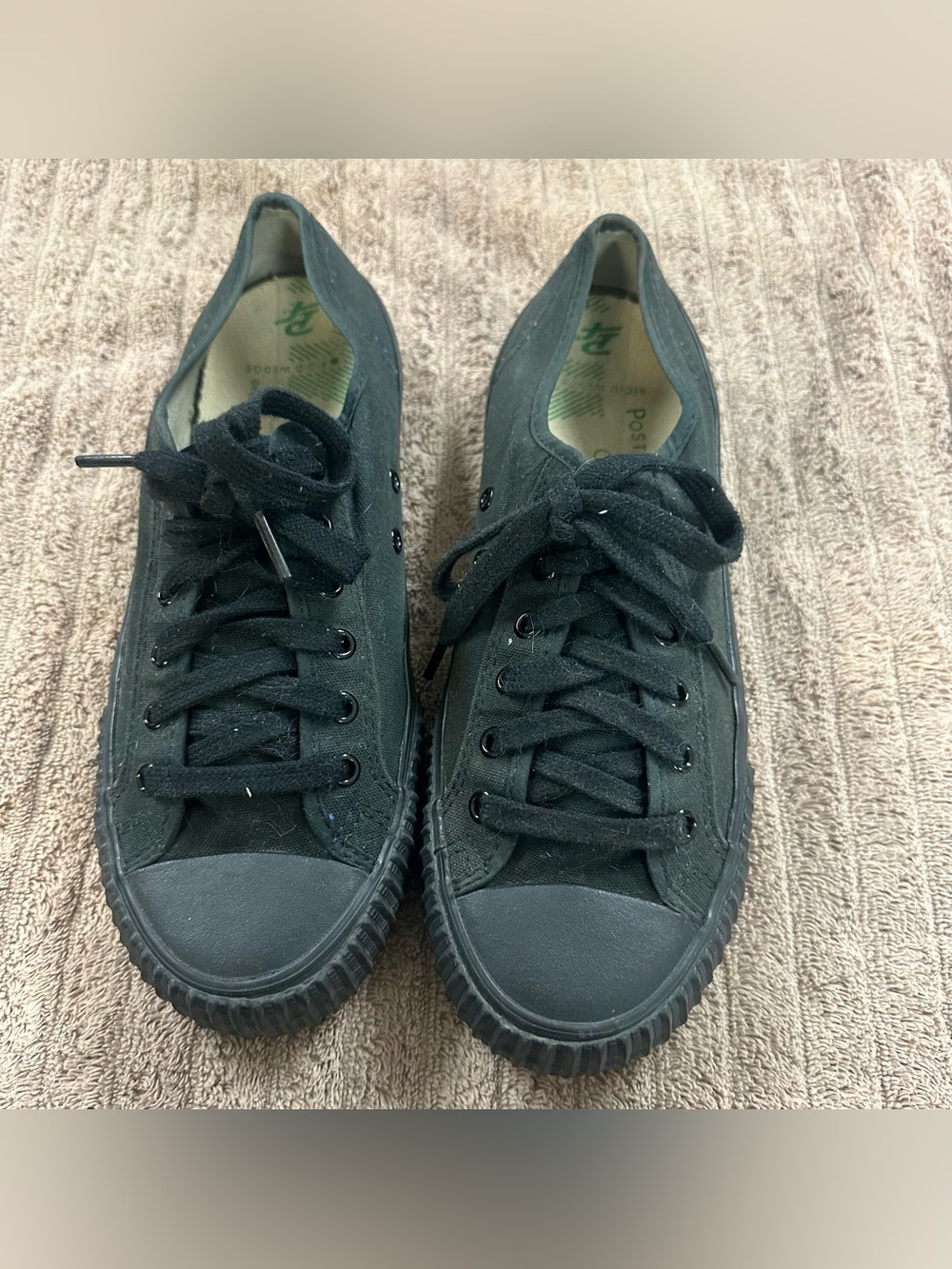 Unisex Black Canvas Low-Top Sneakers - Classic Casual Style SZ: W11-M9.5
